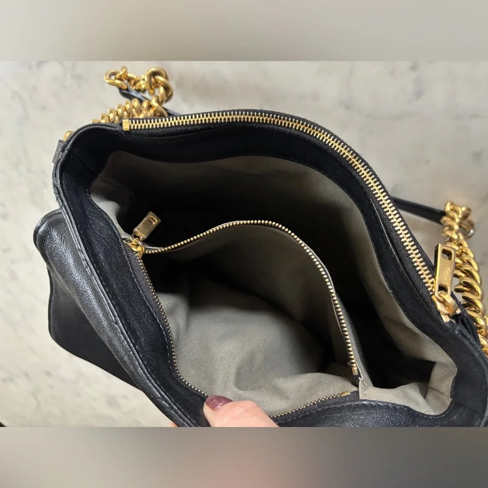 Marc Jacobs Black Quilted Shoulder Bag with Gold Chain - Picture 11 of 16